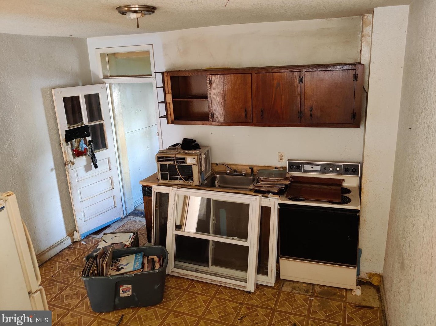 2829 Miles Ave, Baltimore MD 21211-2829 exterior