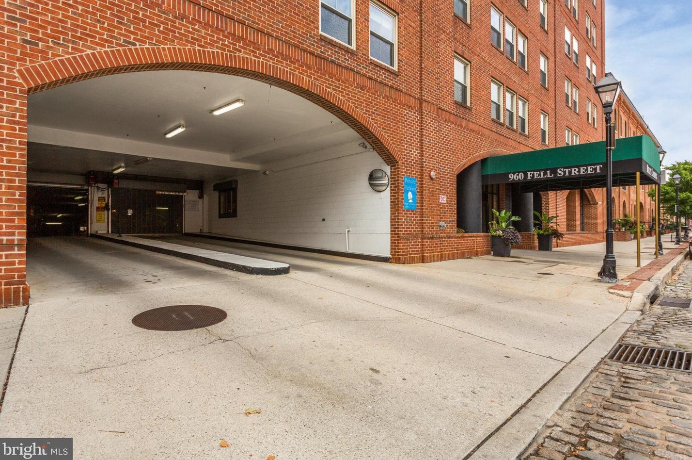 960 Fell St, Baltimore MD  21231-3520 exterior