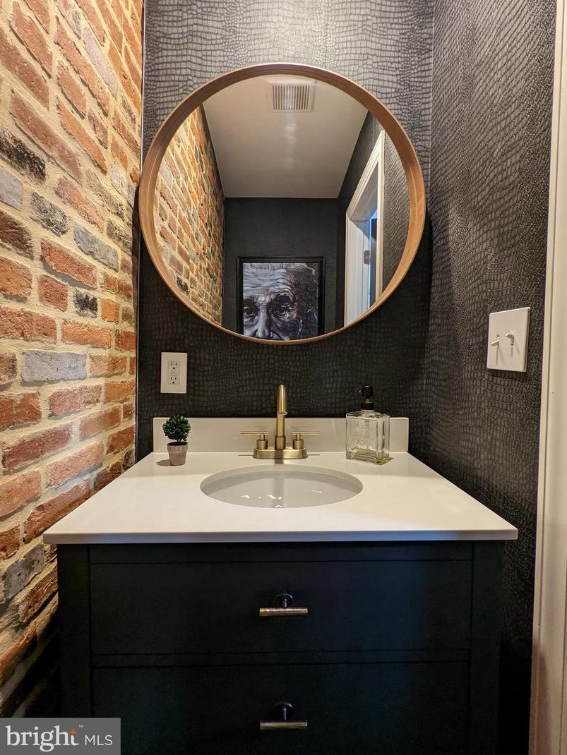 309 Cross St, Baltimore MD  21230-4115 exterior