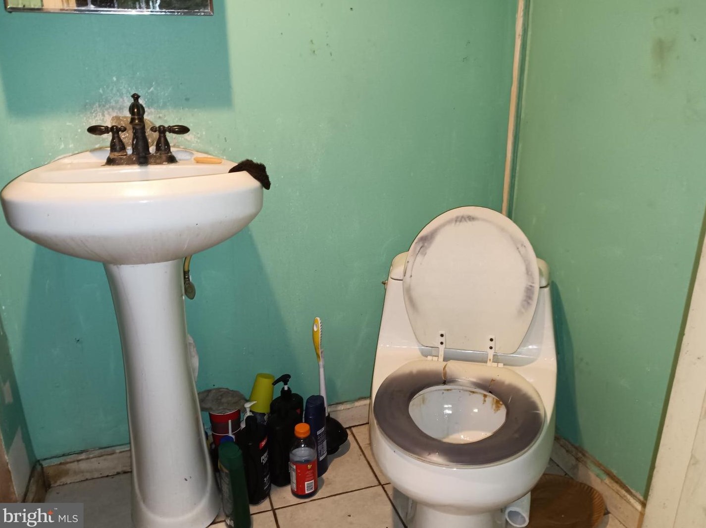 2118 Aiken St, Baltimore MD  21218-6207 exterior