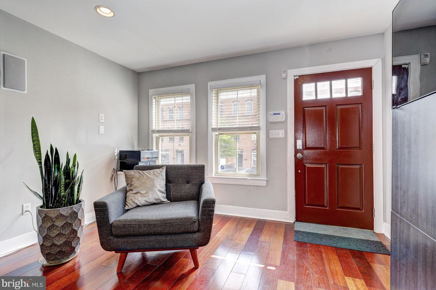 610 Luzerne Ave, Baltimore MD  21205-2612 exterior