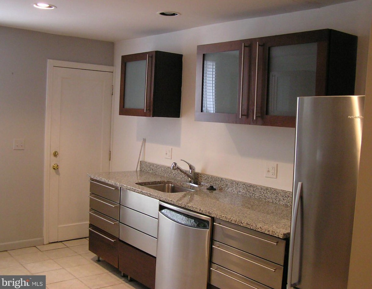 2519 Fleet St, Baltimore MD  21224-3742 exterior
