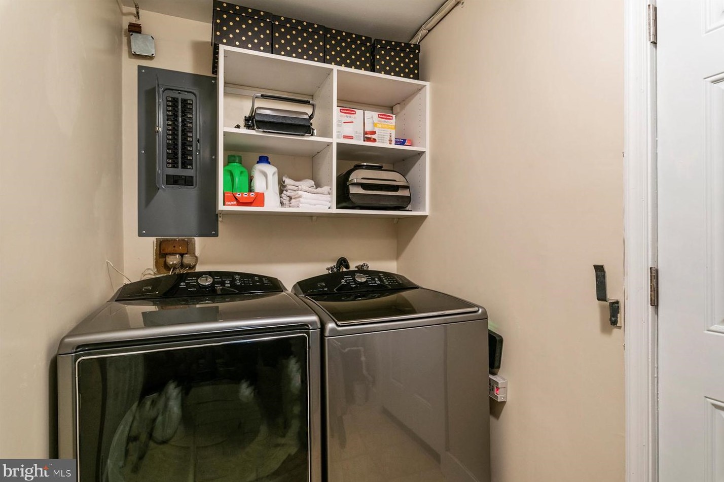 3930 Fernhill Ave, Baltimore MD  21215-5621 exterior