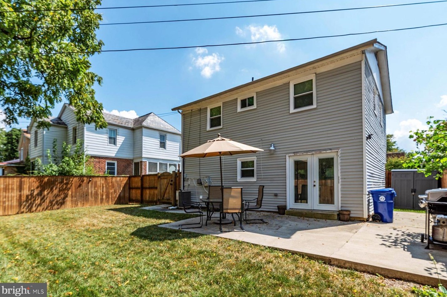 3930 Fernhill Ave, Baltimore MD  21215-5621 exterior