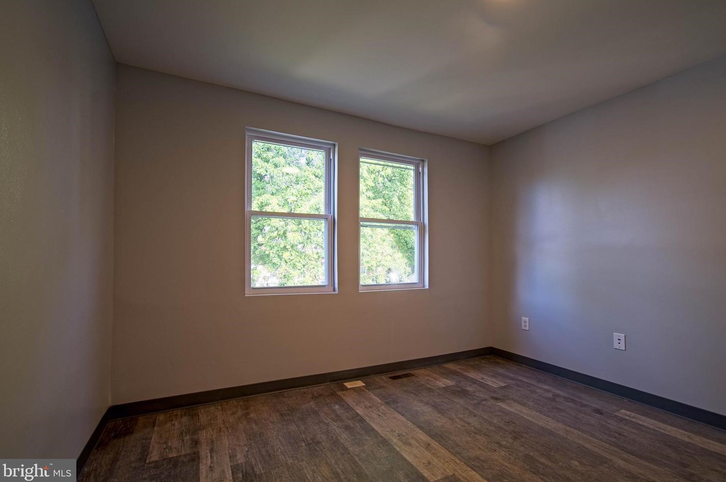 5504 Midwood Ave, Baltimore MD 21212-4029 exterior