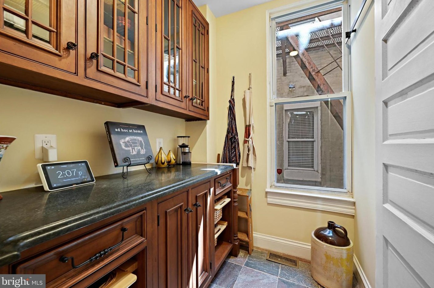 2820 Calvert St, Baltimore MD 21202-3737 exterior