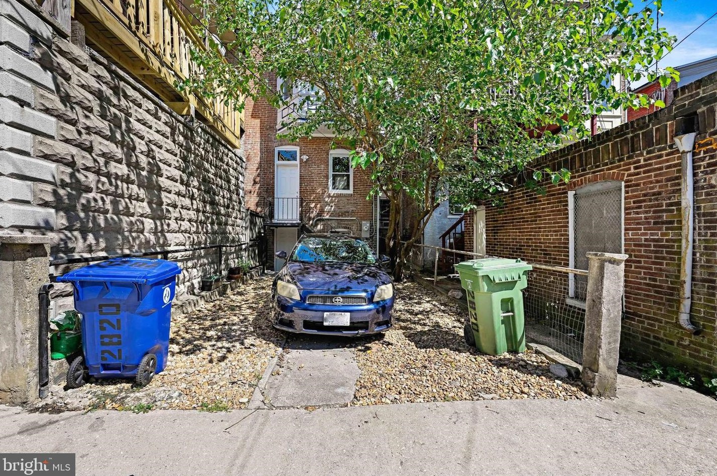 2820 Calvert St, Baltimore MD 21202-3737 exterior