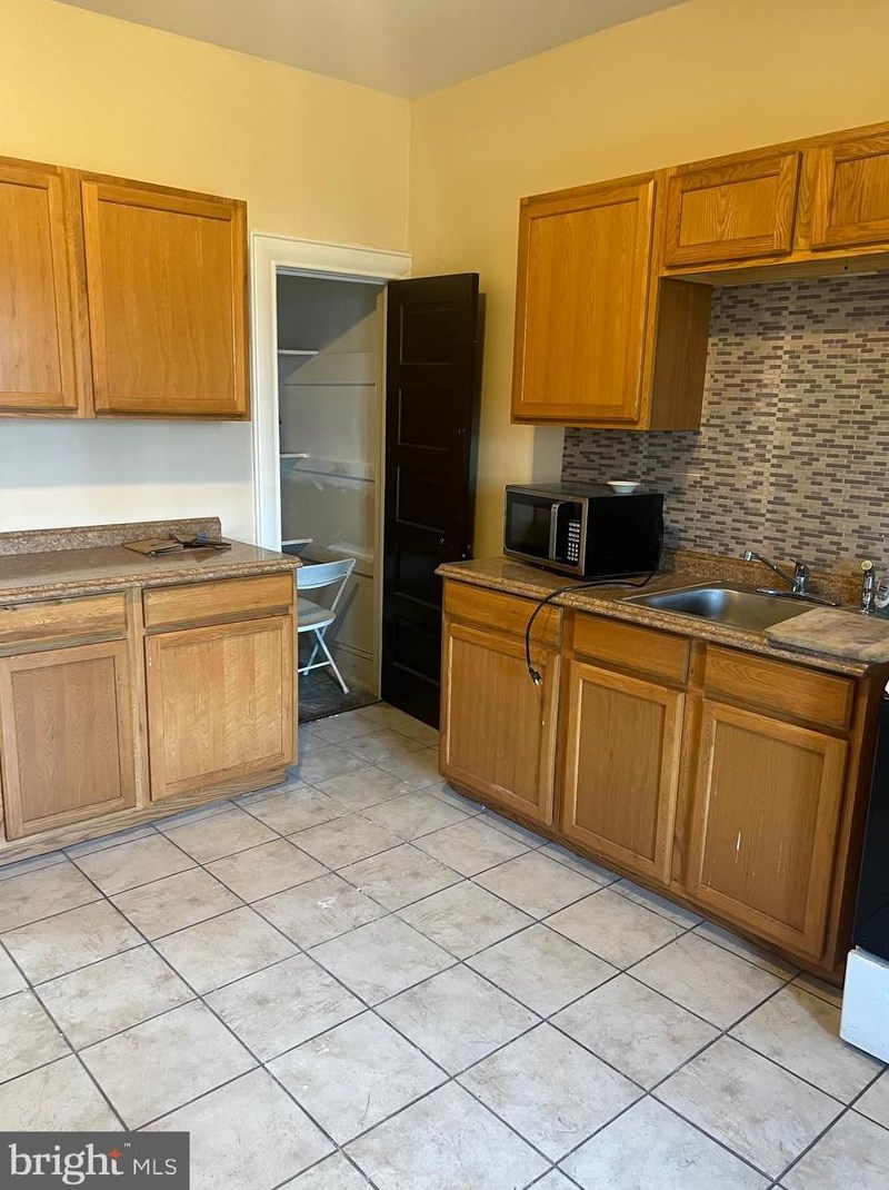 2319 Lanvale St, Baltimore MD  21216-4845 exterior