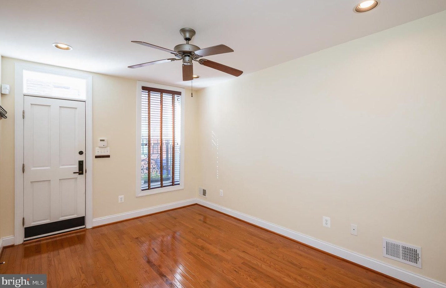 13 Glover St, Baltimore MD  21224-1140 exterior