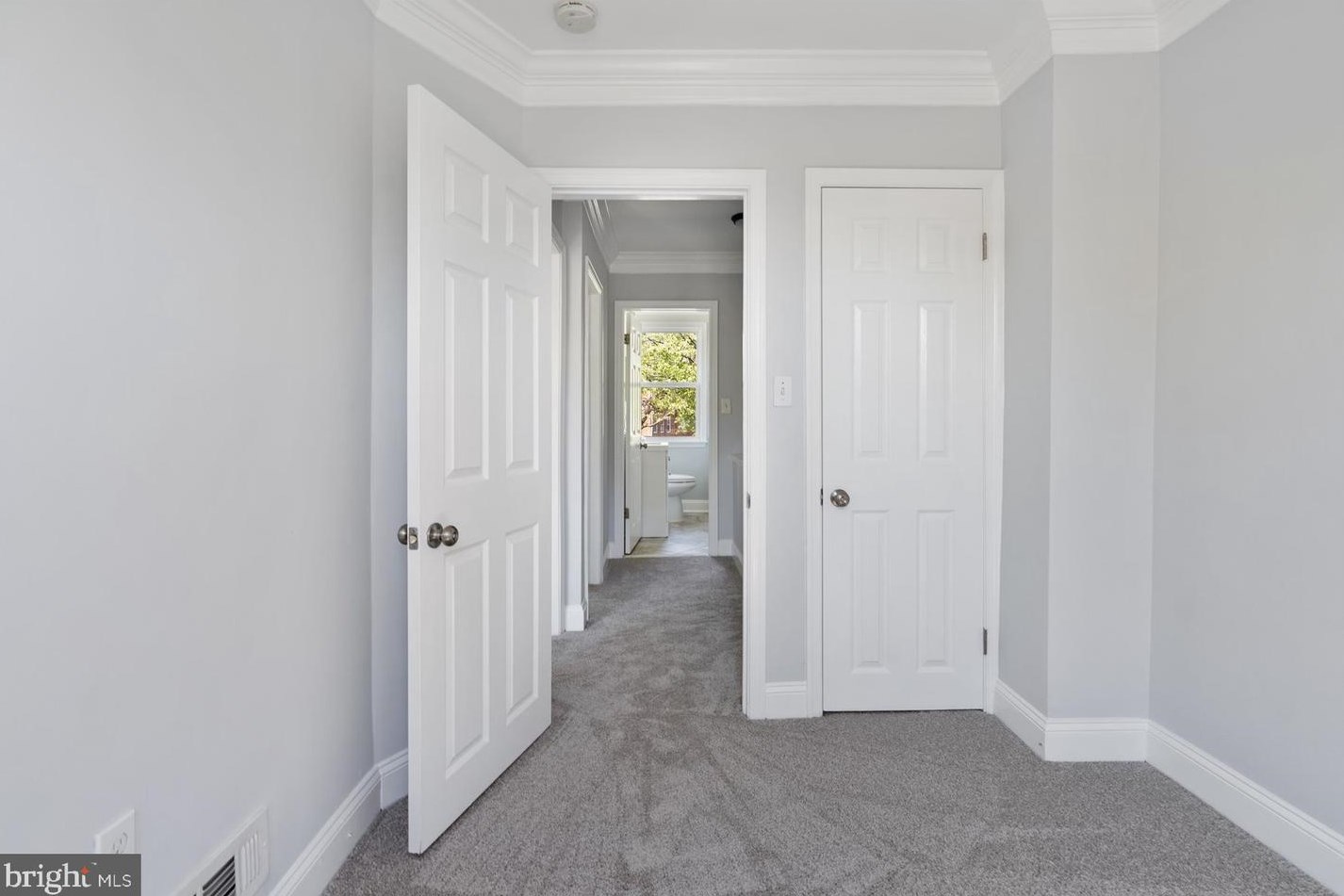 5505 The Alameda, Baltimore MD 21218-1359 exterior