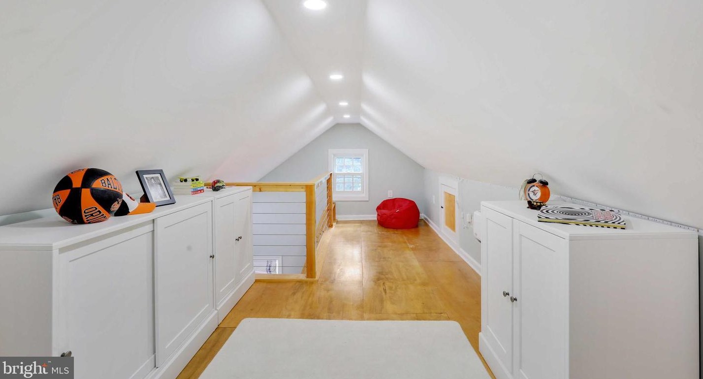 313 Broadmoor Rd, Baltimore MD  21212-3808 exterior