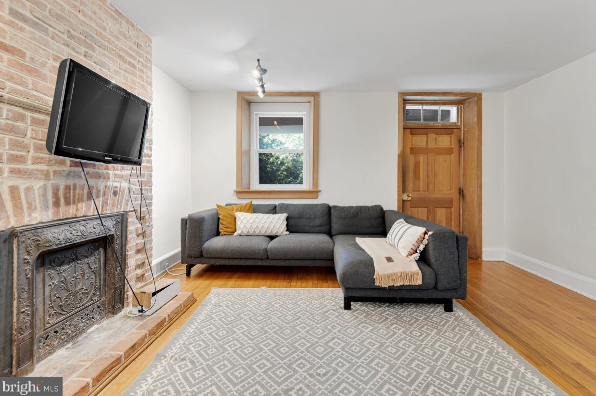 718 Pacific St, Baltimore MD  exterior