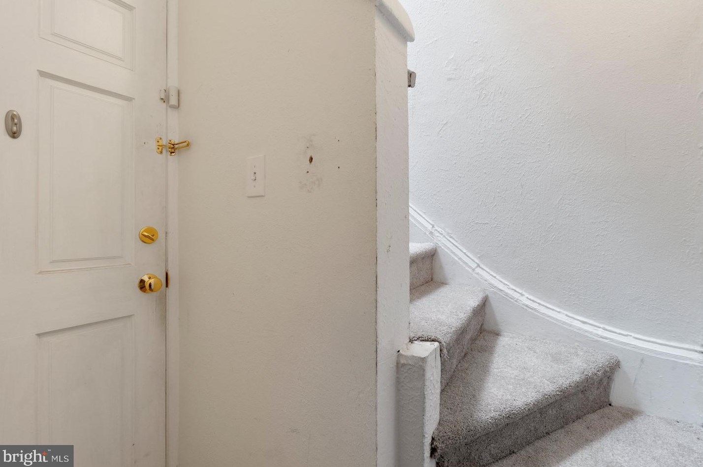 1739 Park Ave, Baltimore MD 21217-4816 exterior