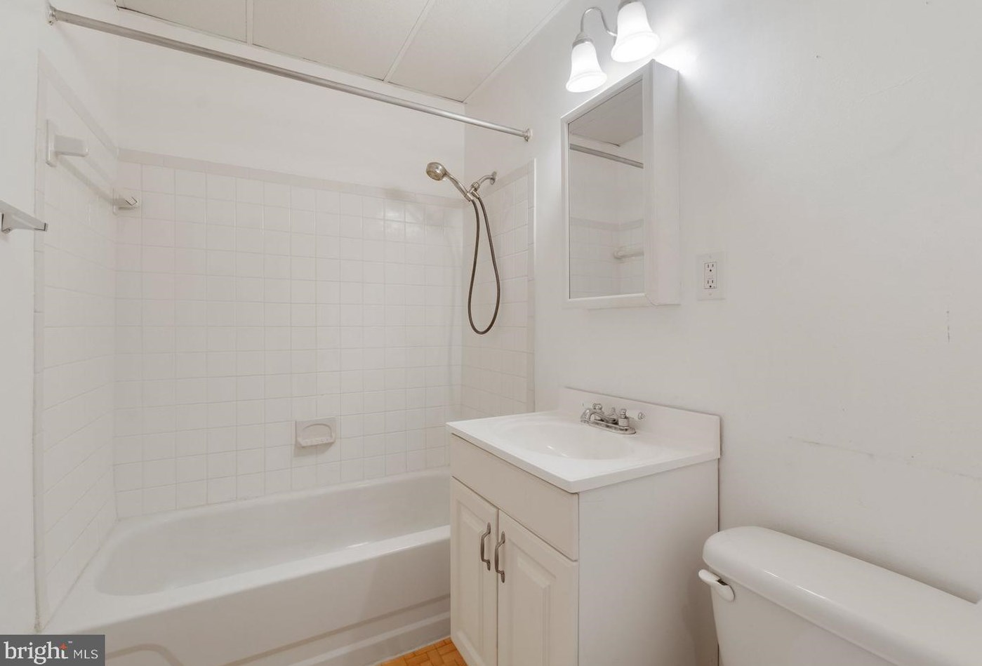 1739 Park Ave, Baltimore MD 21217-4816 exterior