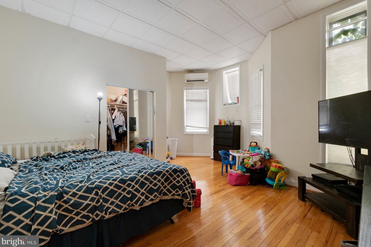 1739 Park Ave, Baltimore MD 21217-4816 exterior