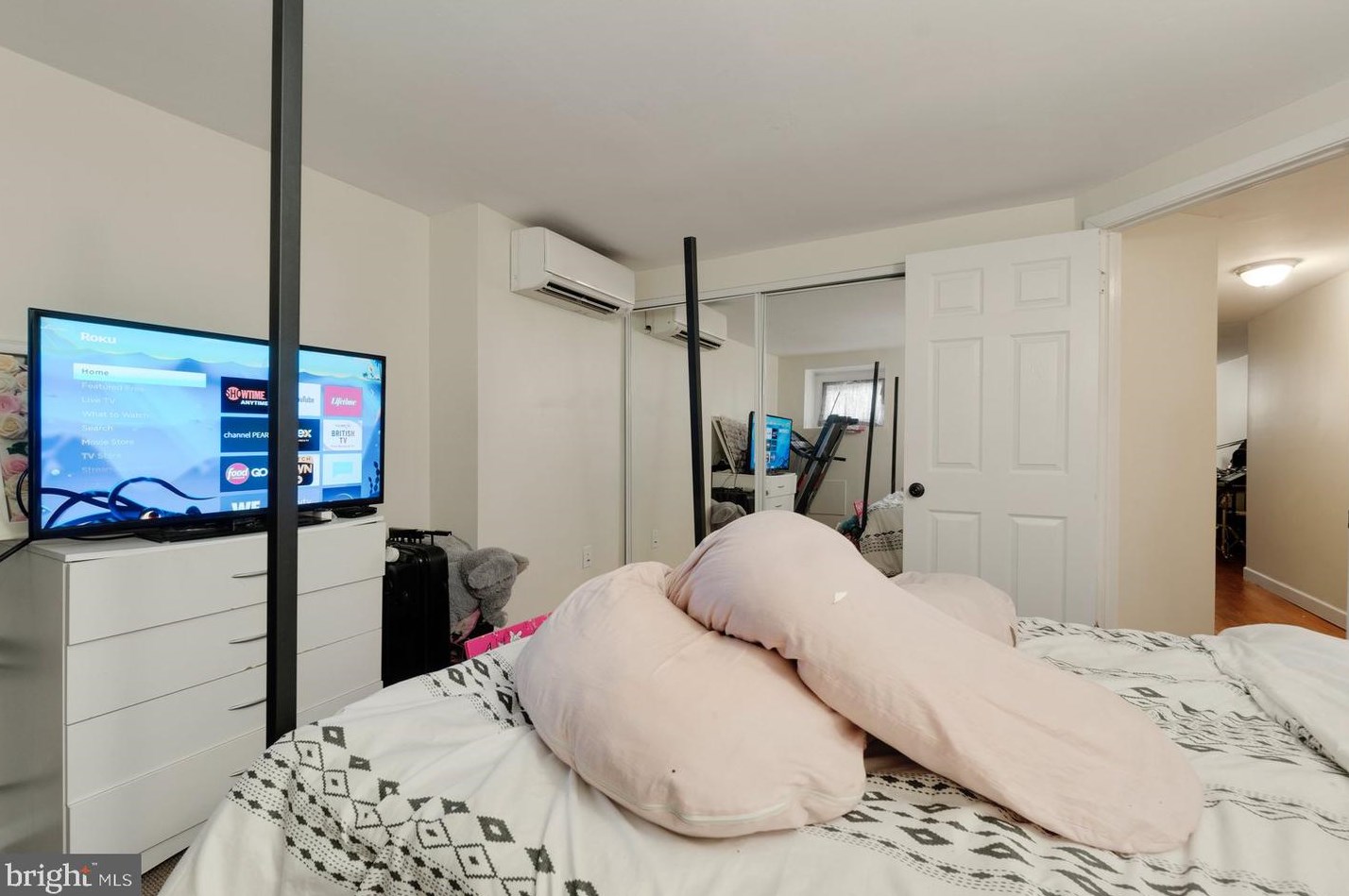 1739 Park Ave, Baltimore MD 21217-4816 exterior