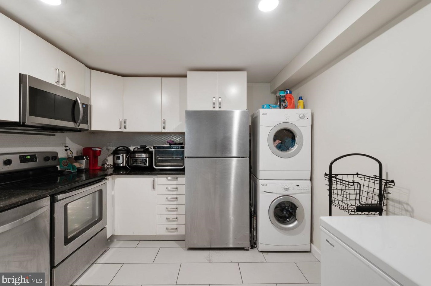 1739 Park Ave, Baltimore MD 21217-4816 exterior