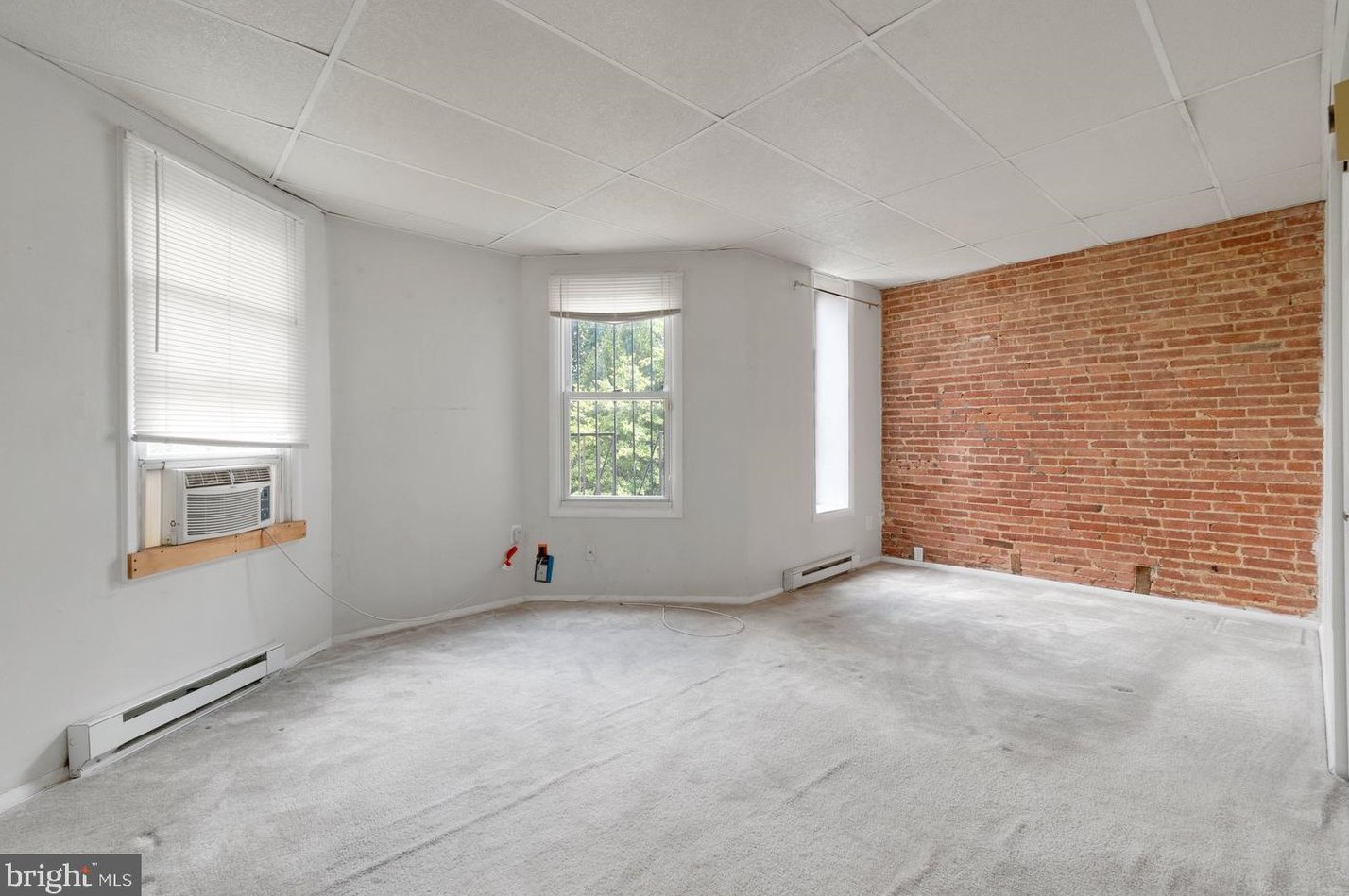 1739 Park Ave, Baltimore MD 21217-4816 exterior