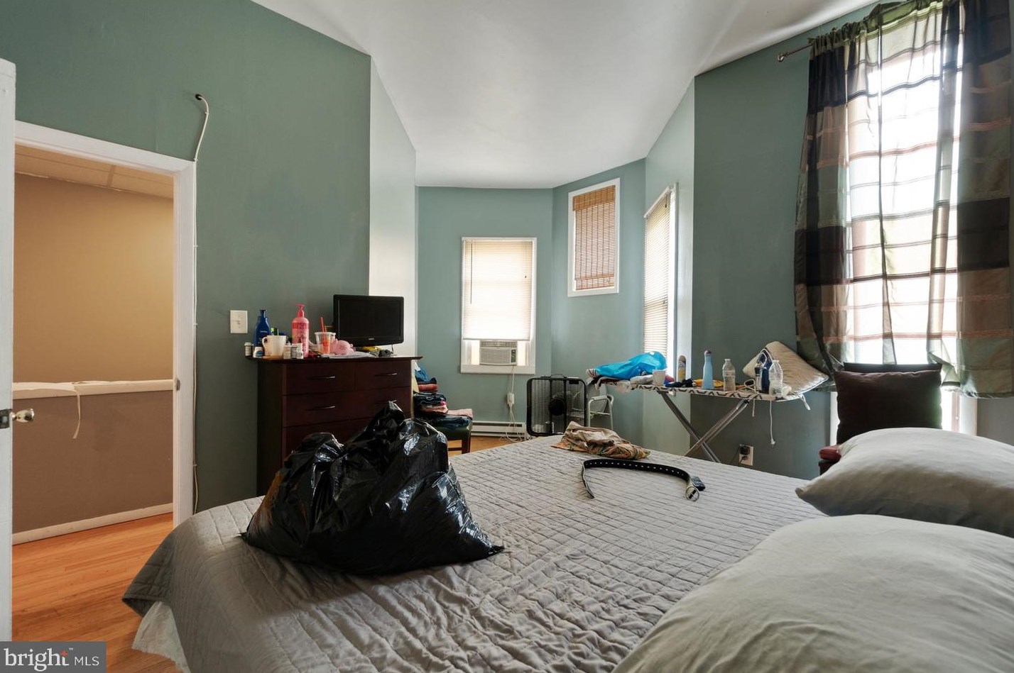 1739 Park Ave, Baltimore MD 21217-4816 exterior