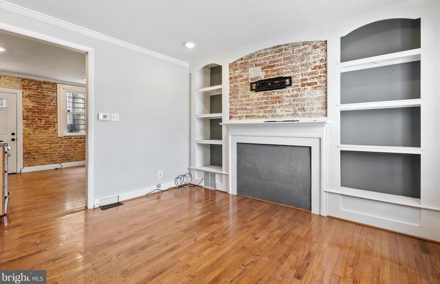 803 Hanover St, Baltimore MD  21230-3901 exterior
