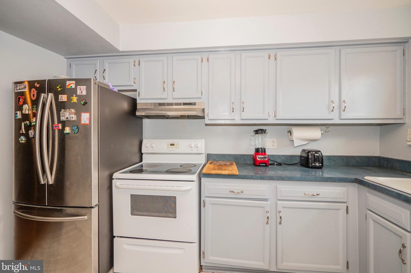 609 Fremont Ave, Baltimore MD 21217-2553 exterior