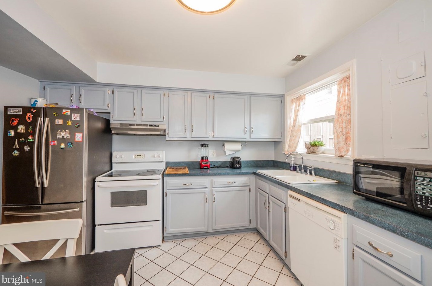 609 Fremont Ave, Baltimore MD 21217-2553 exterior