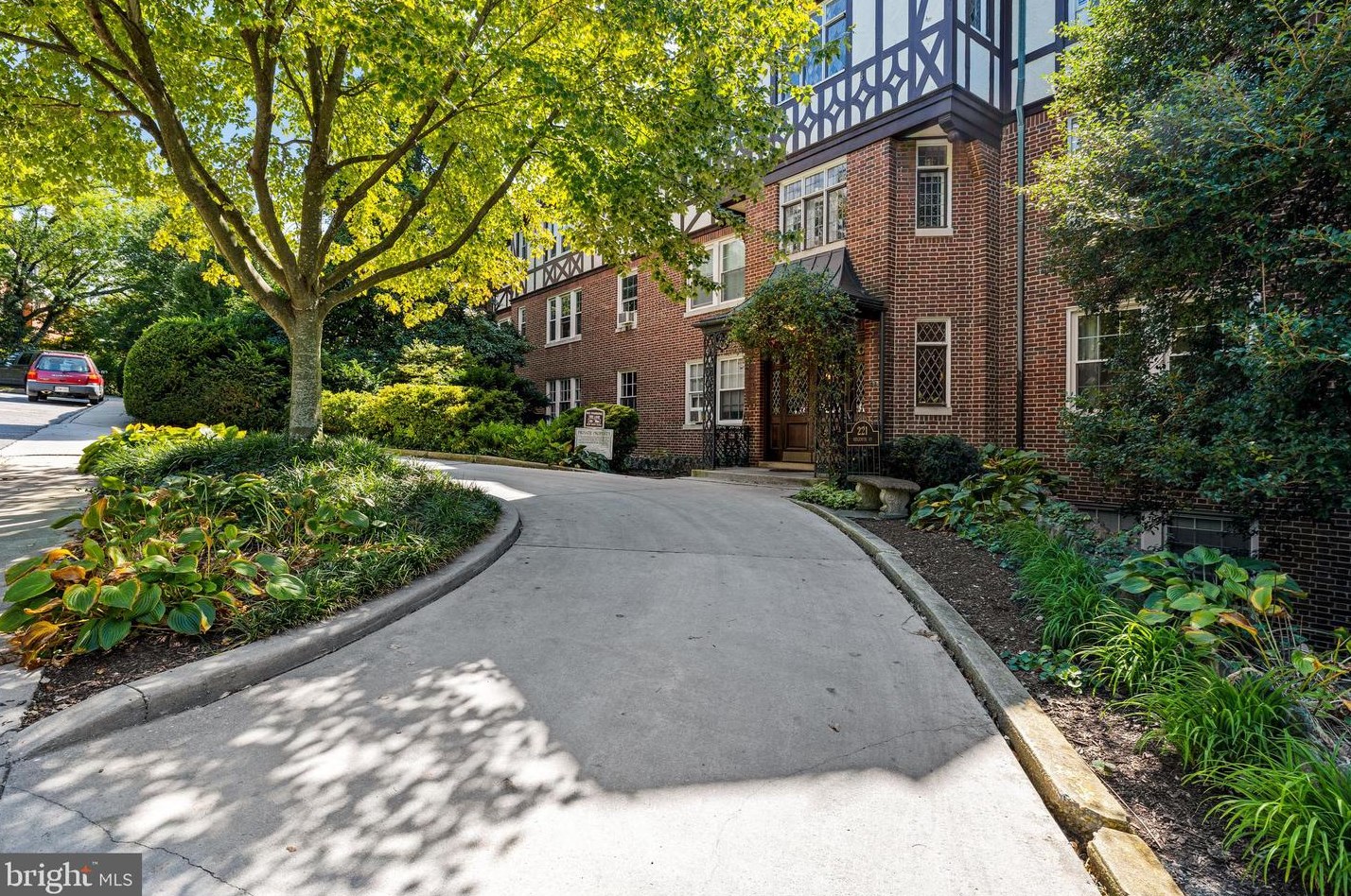 221 Ridgemede Rd, Baltimore MD 21210-2920 exterior