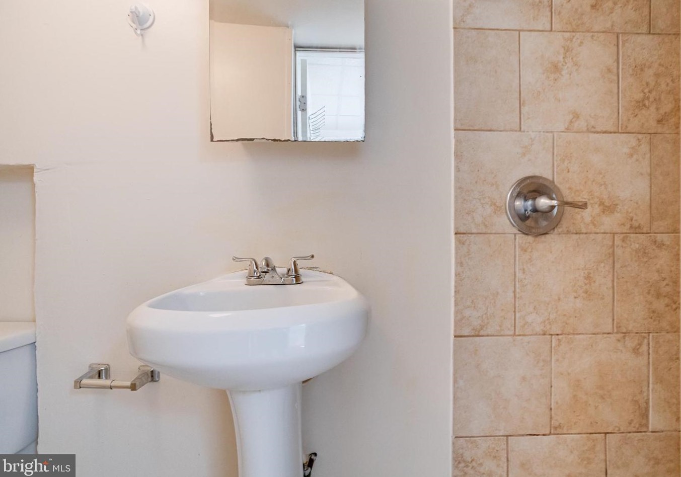 3809 Bonview Ave, Baltimore MD 21213-2012 exterior