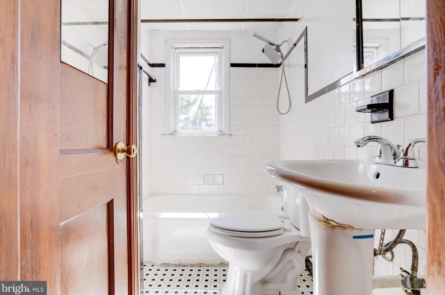 3809 Bonview Ave, Baltimore MD 21213-2012 exterior