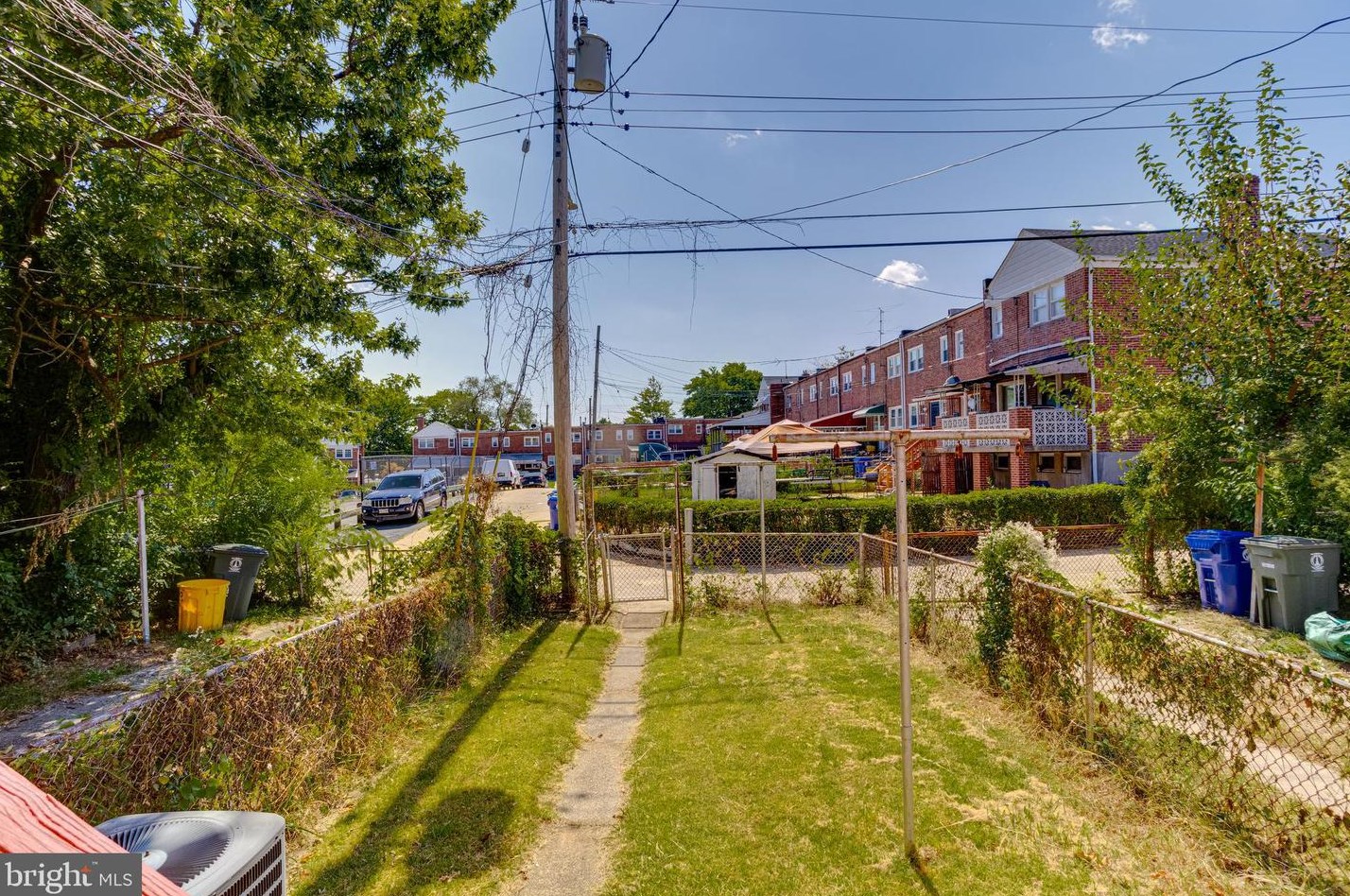 3809 Bonview Ave, Baltimore MD 21213-2012 exterior