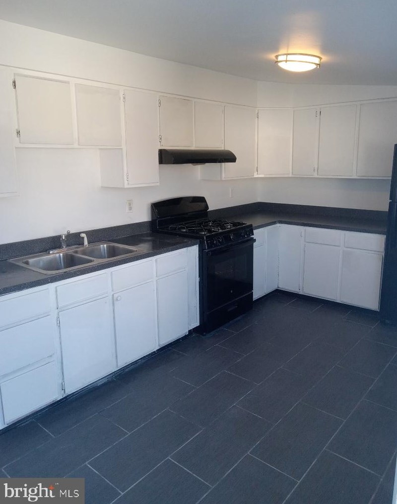 6500 Colgate Ave, Baltimore MD  21222-4003 exterior