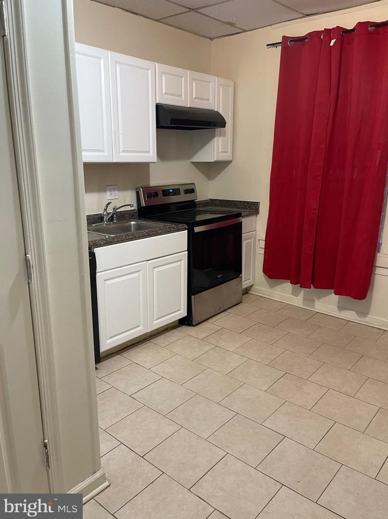 2926 Madison St, Baltimore MD  21205-1741 exterior