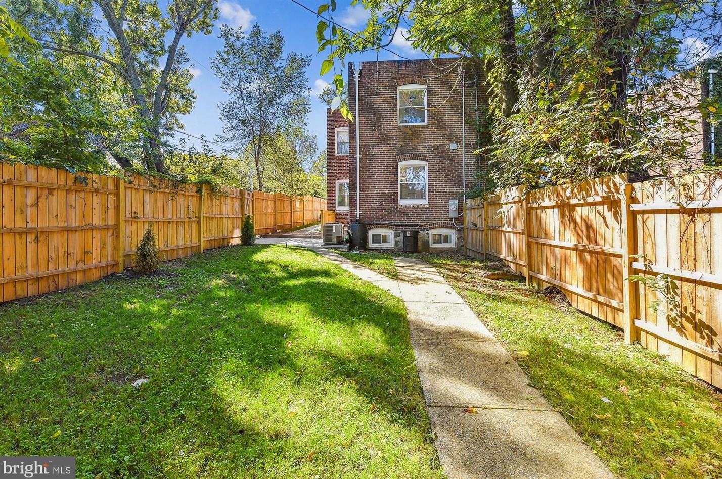 526 Baltic Ave, Baltimore MD  21225-1920 exterior