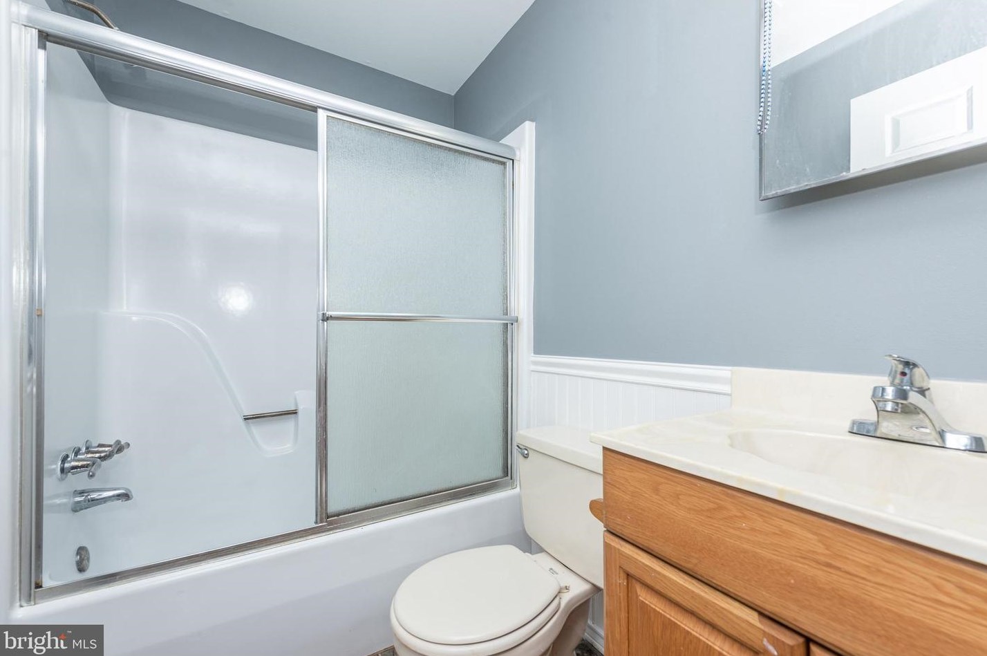 3653 Hineline Rd, Baltimore MD 21229-5148 exterior