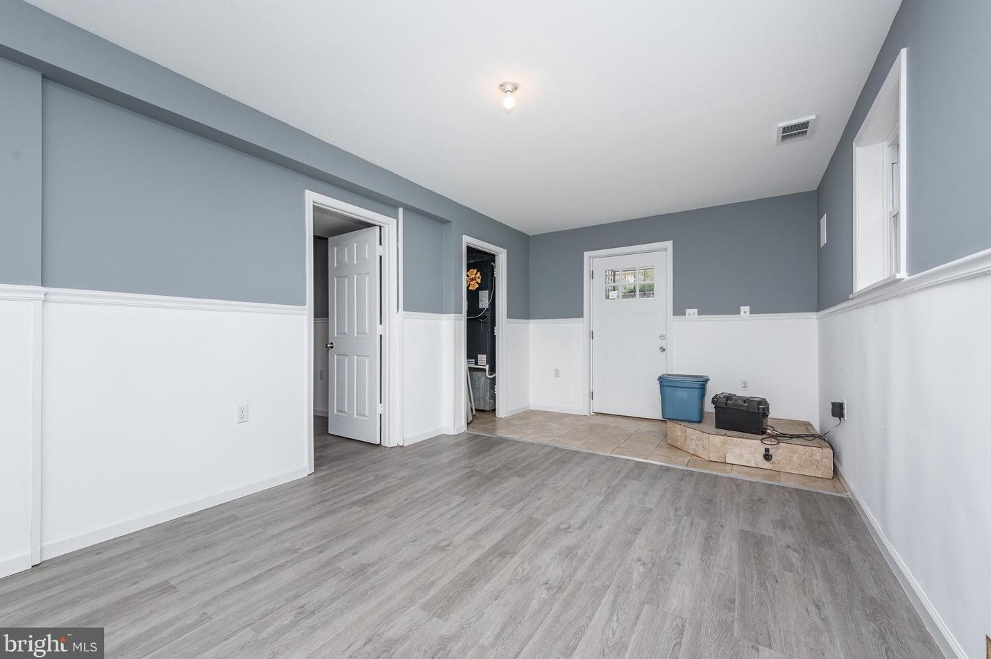 3653 Hineline Rd, Baltimore MD 21229-5148 exterior