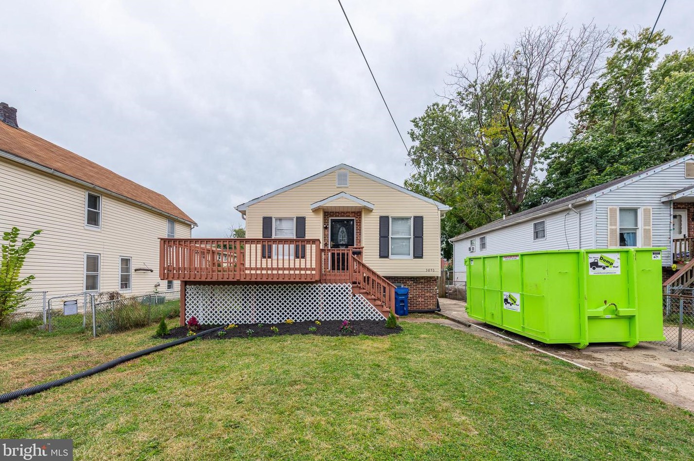 3653 Hineline Rd, Baltimore MD 21229-5148 exterior