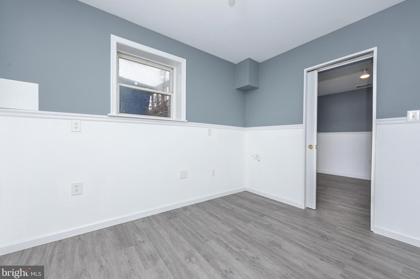 3653 Hineline Rd, Baltimore MD 21229-5148 exterior