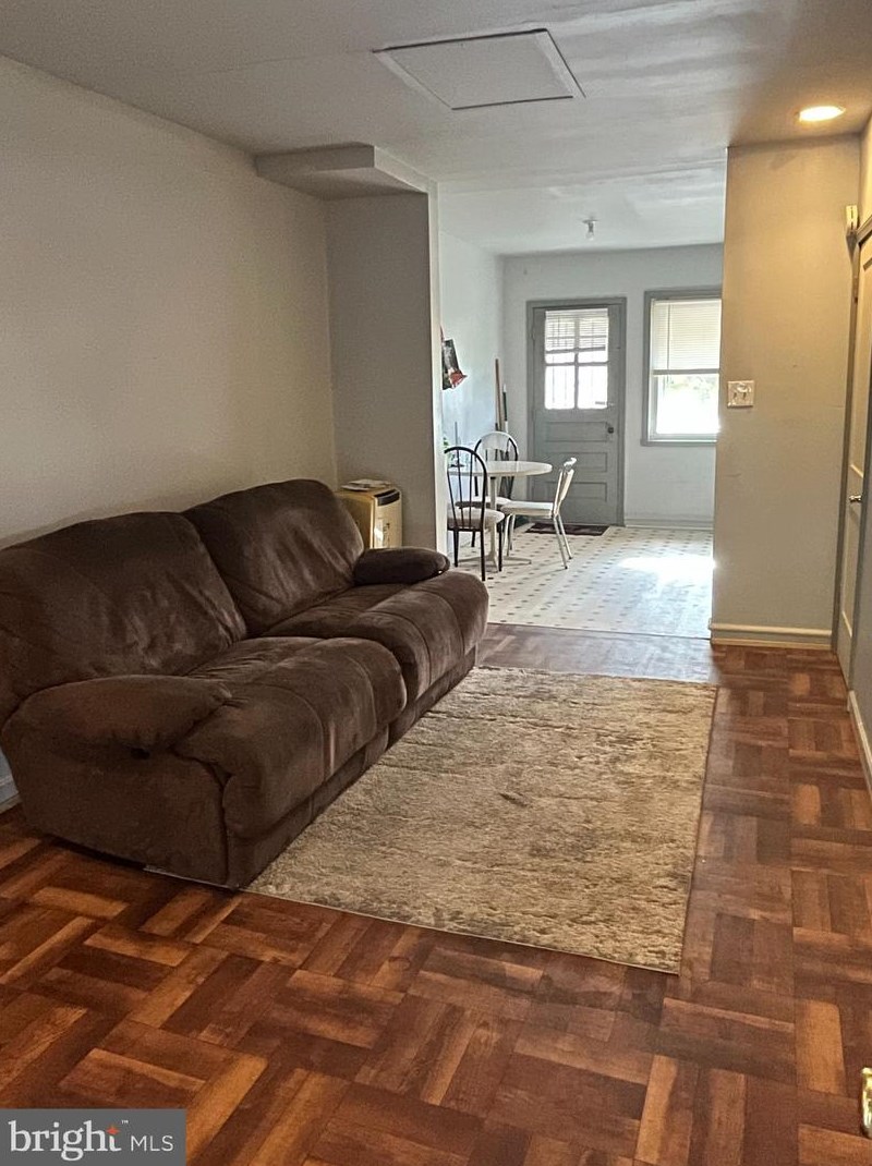 2809 Grantley Ave, Baltimore MD  21215-6612 exterior