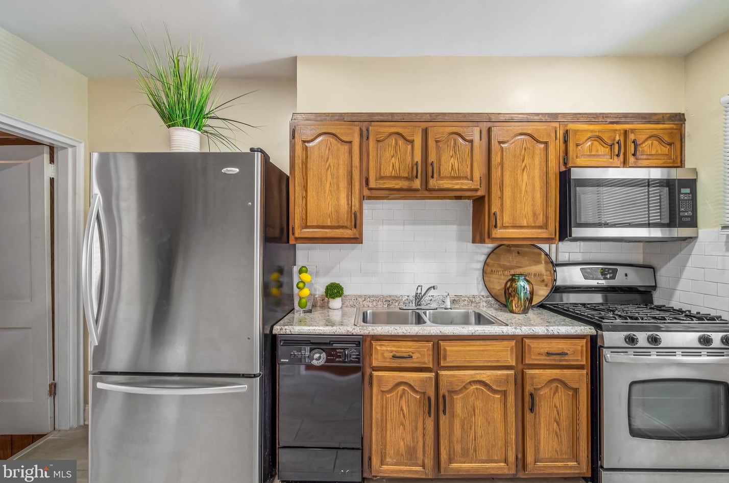 143 Edgewood St, Baltimore MD  21286-2536 exterior