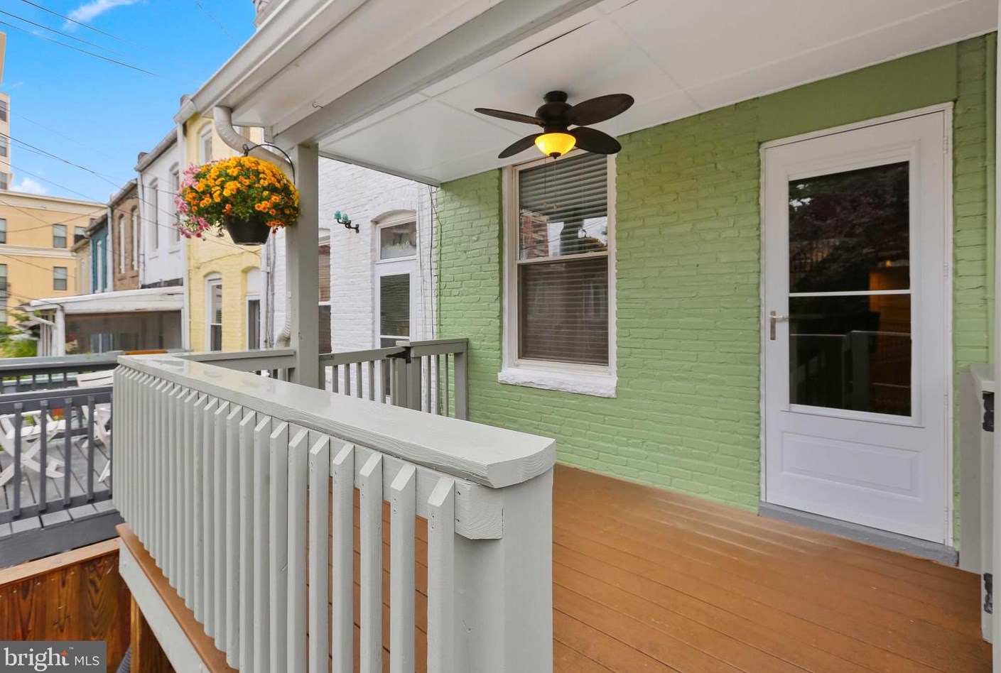 912 38th St, Baltimore MD  21211-2203 exterior