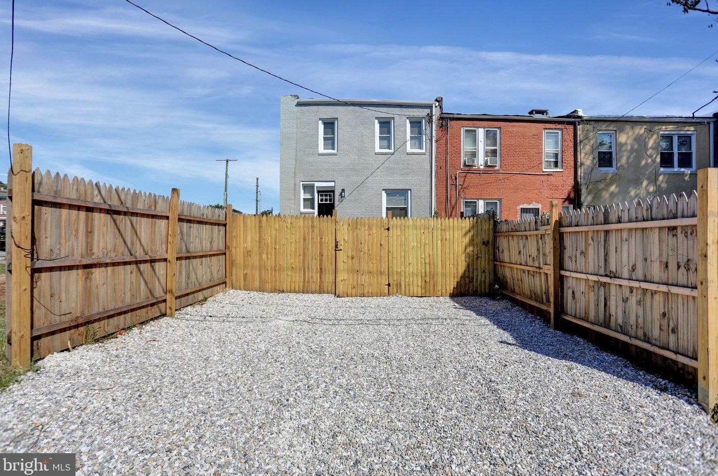 2230 Monroe St, Baltimore MD  21217-1320 exterior