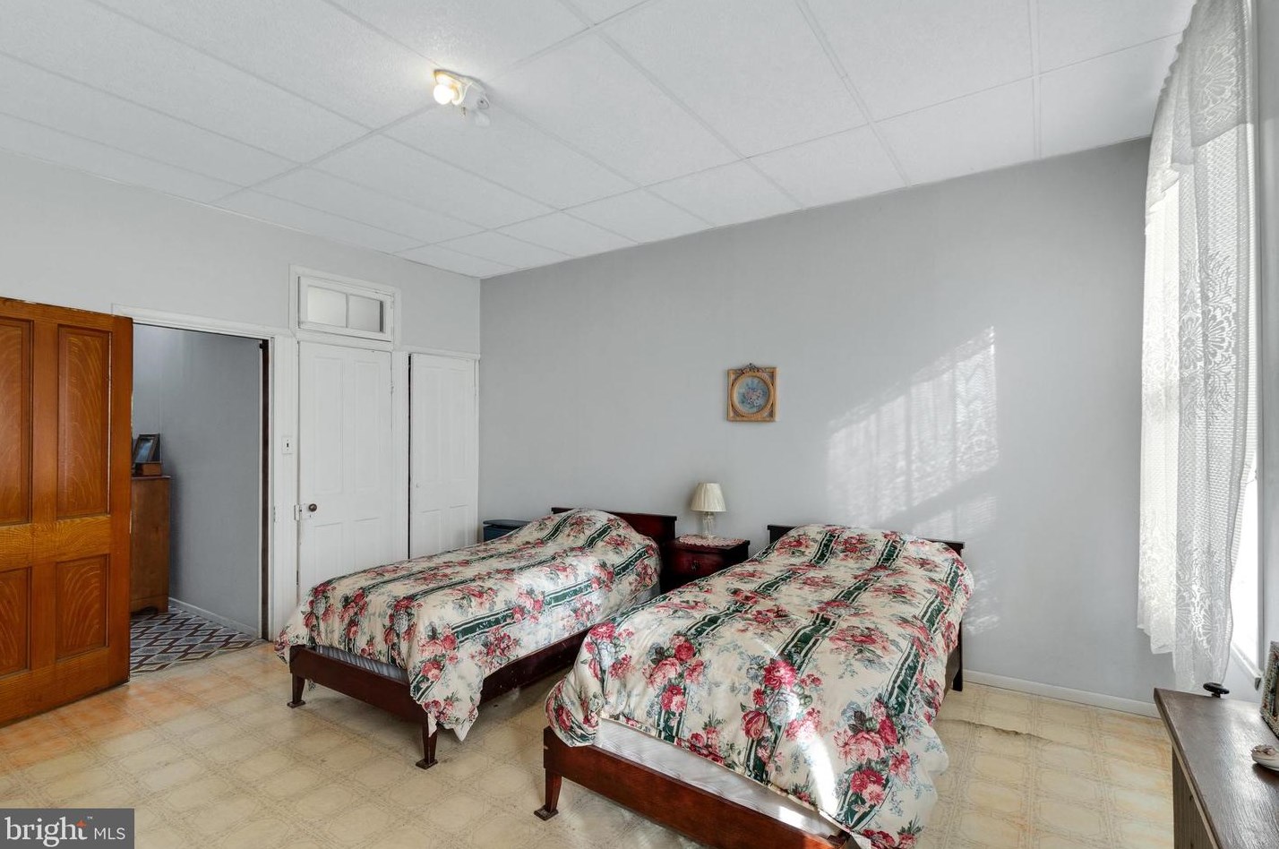 22 Highland Ave, Baltimore MD  21224-1408 exterior