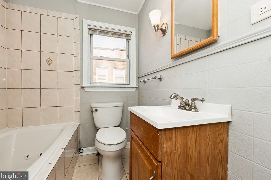 3709 Bayonne Ave, Baltimore MD 21206-2836 exterior