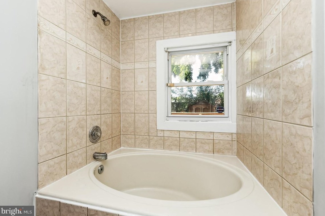 3709 Bayonne Ave, Baltimore MD 21206-2836 exterior