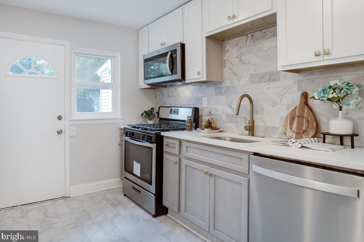 6421 Marietta Ave, Baltimore MD  21214-1110 exterior