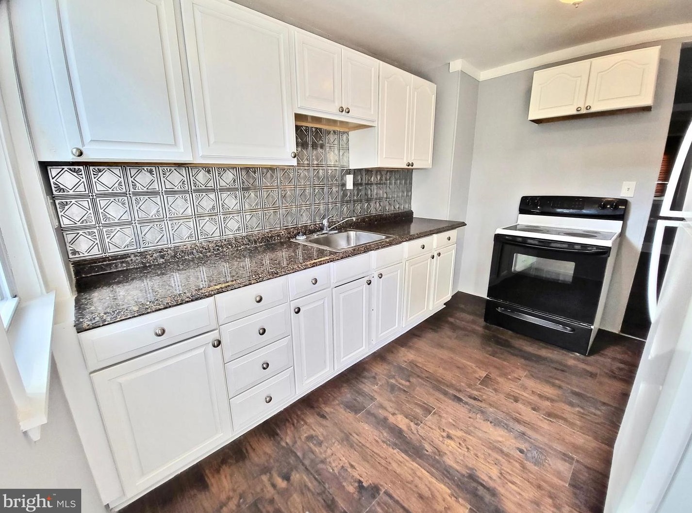 423 Cambria St, Baltimore MD  21225-1834 exterior