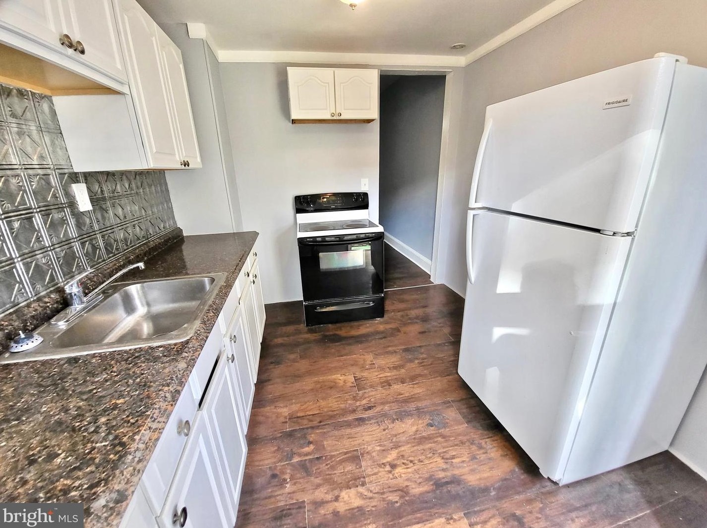 423 Cambria St, Baltimore MD  21225-1834 exterior