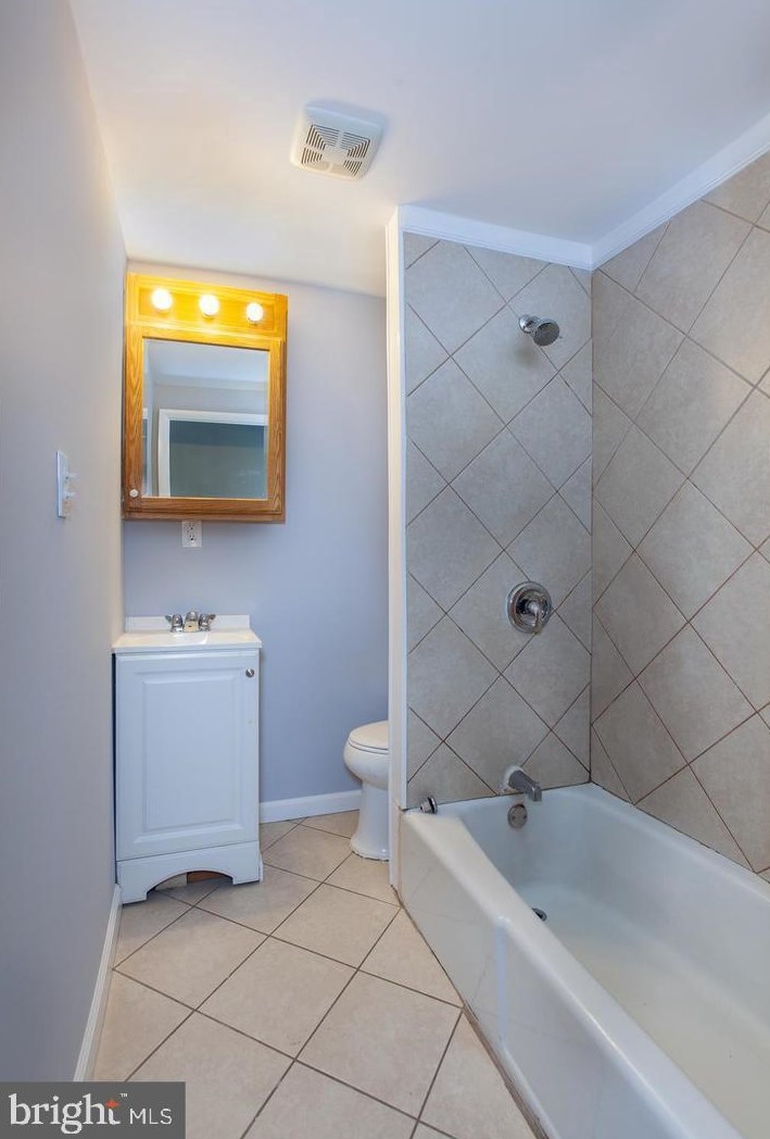 423 Cambria St, Baltimore MD  21225-1834 exterior