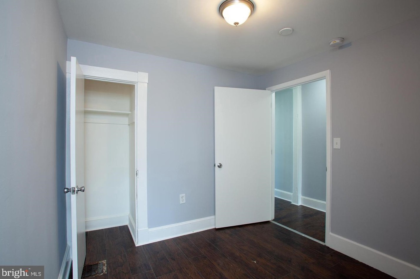 423 Cambria St, Baltimore MD  21225-1834 exterior