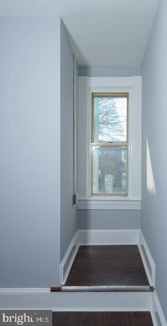423 Cambria St, Baltimore MD  21225-1834 exterior